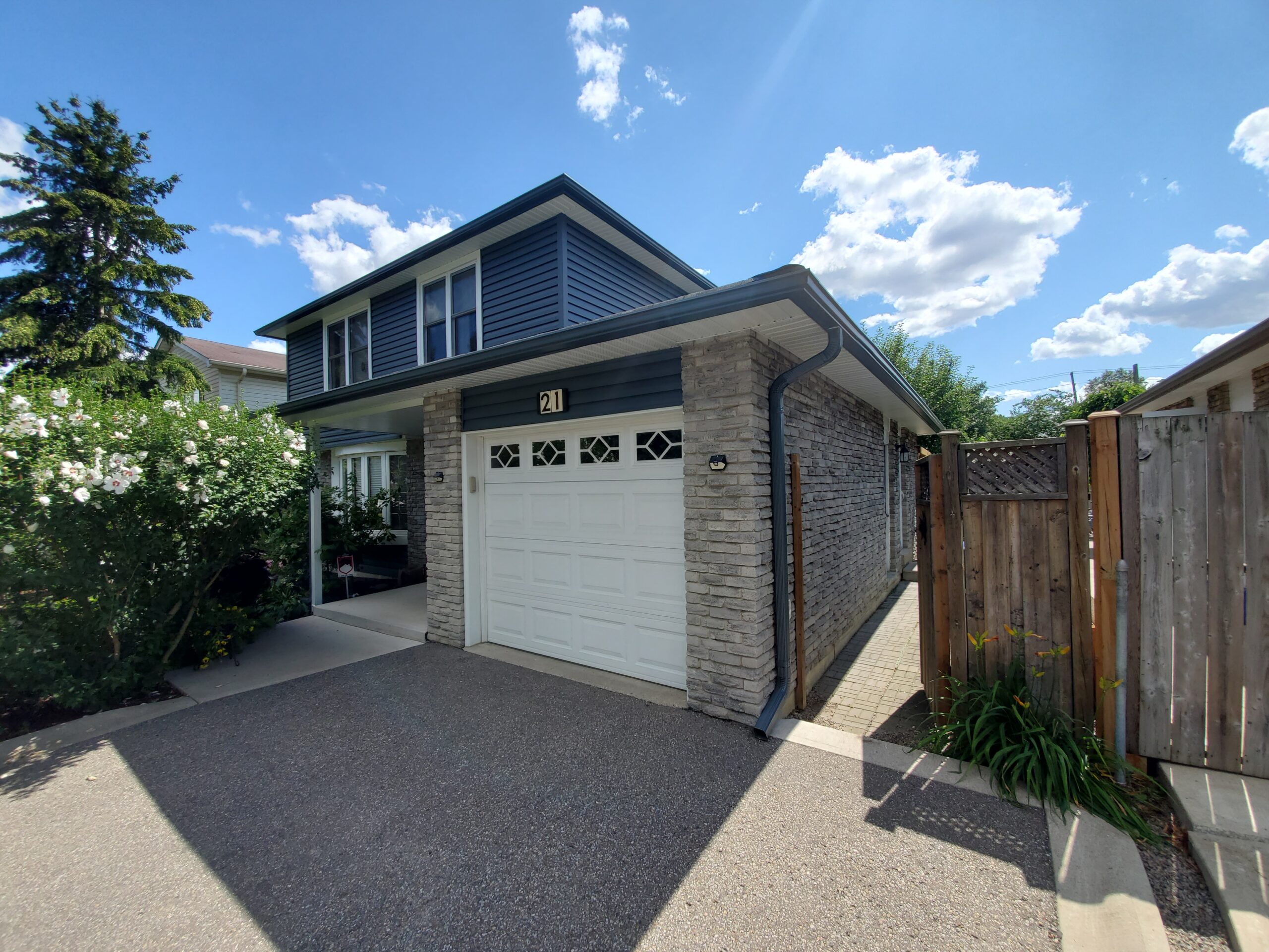 Premium siding upgrade Mississauga